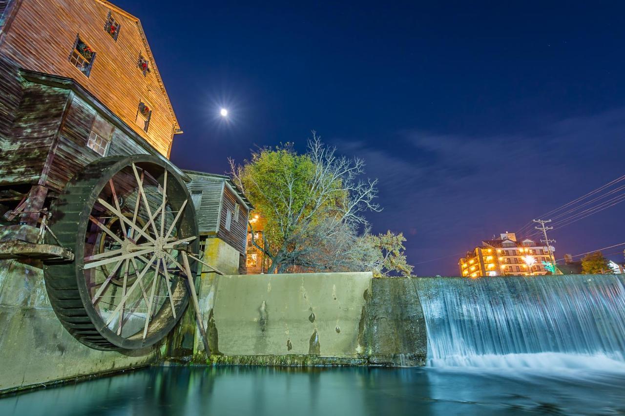 Stay At The Retreat! Gatlinburg-Dollywood Sevierville Eksteriør billede